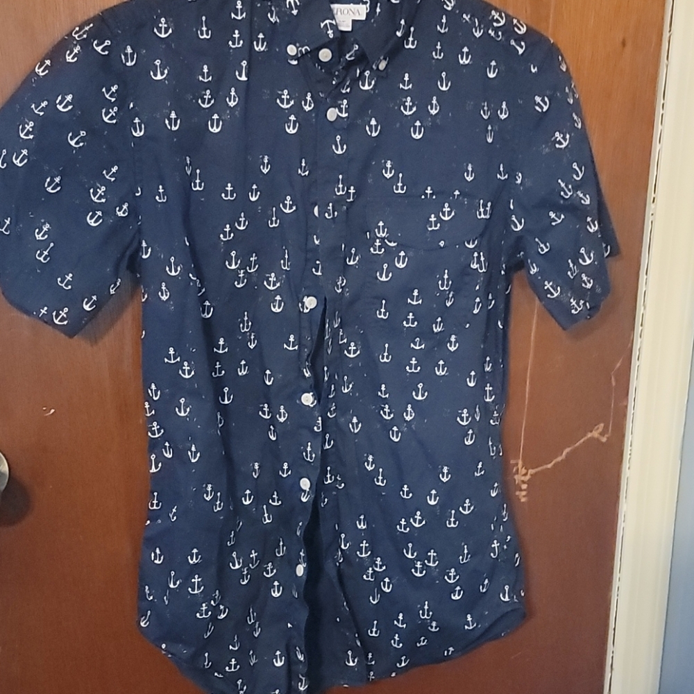 Short sleeve button down